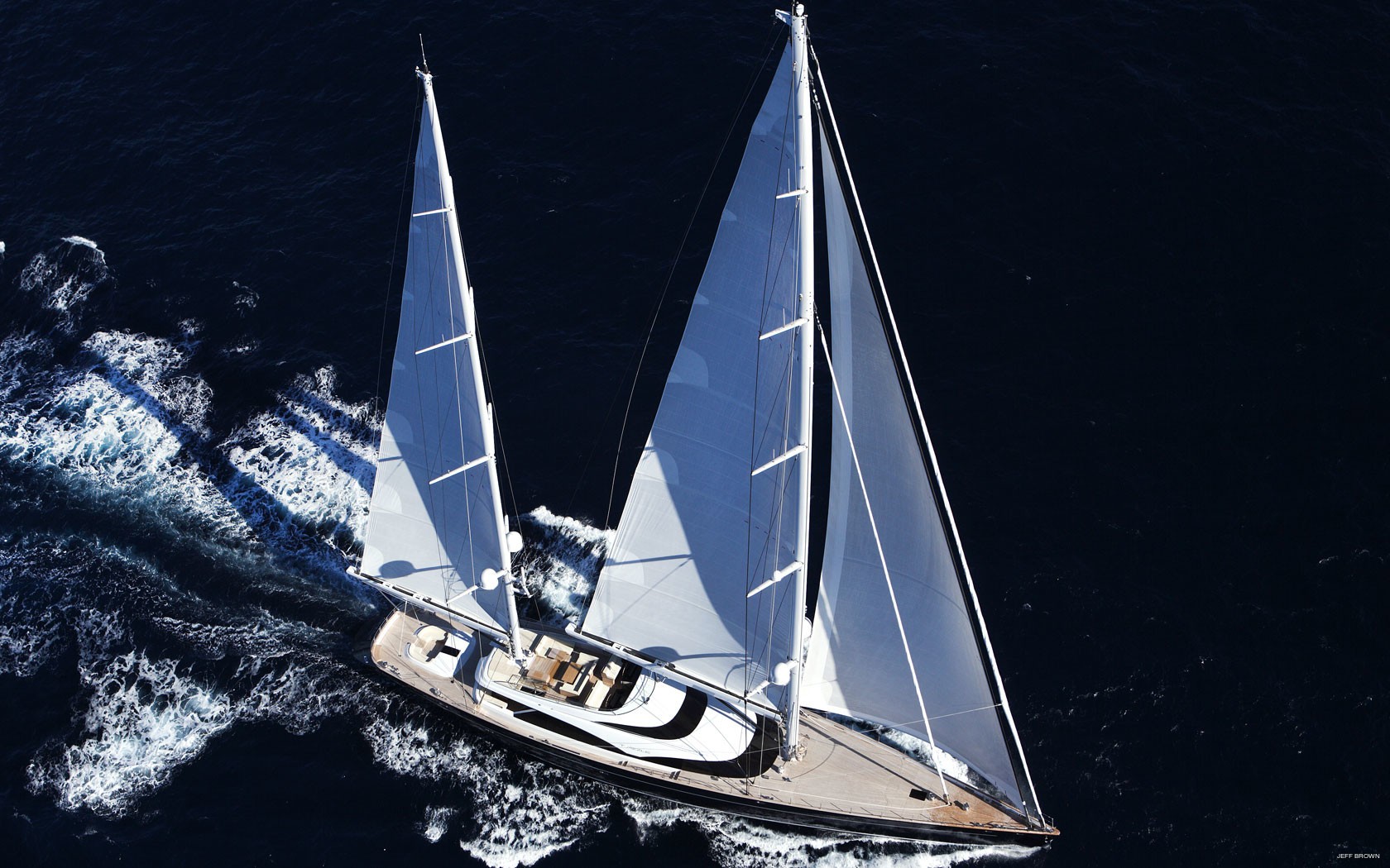 sailing yacht twizzle